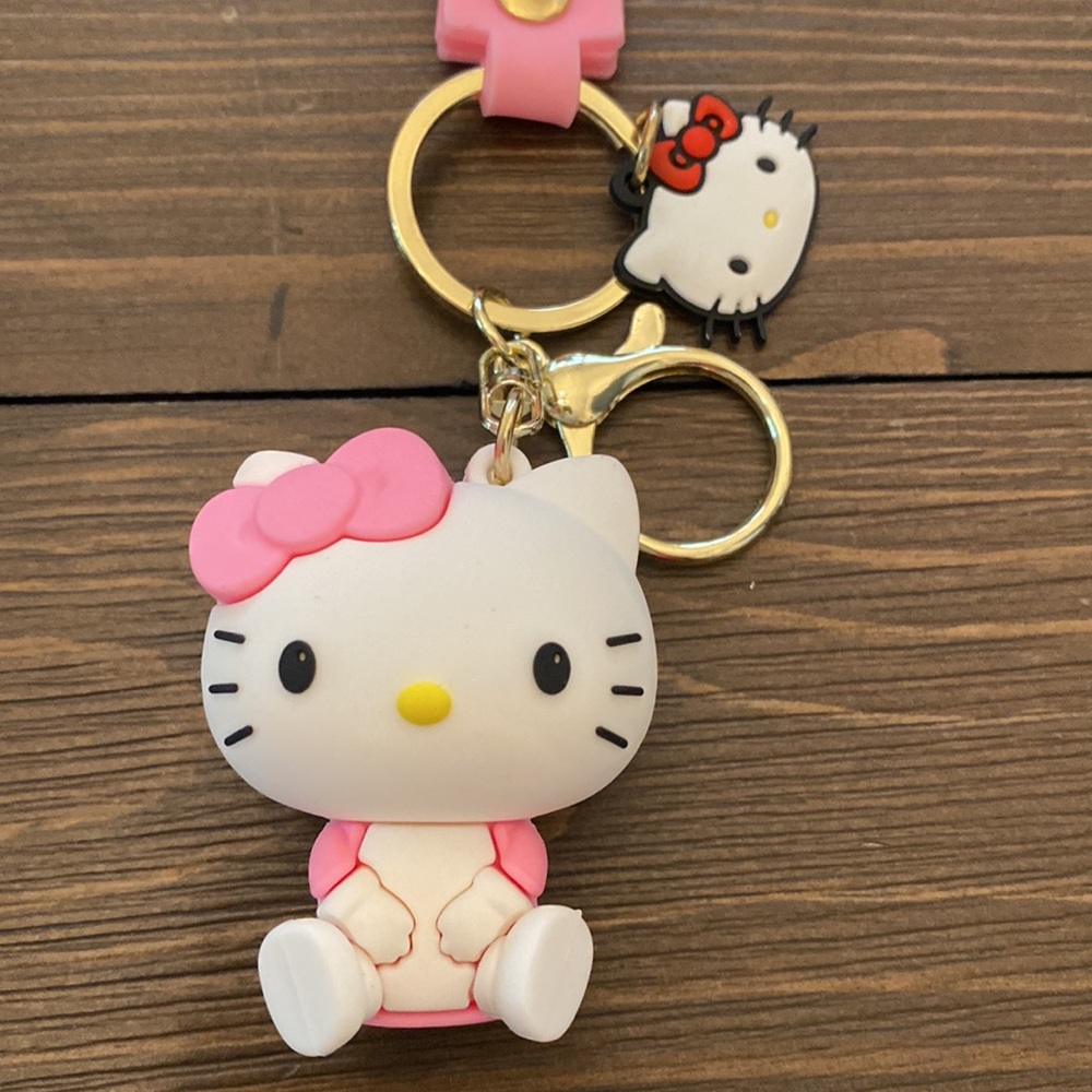 HELLO KITTY KEYCHAIN